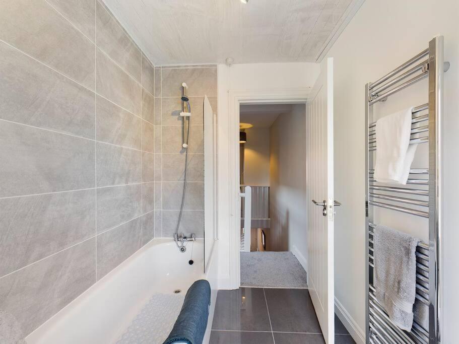It'S Broadway Baby! Great House Close To City Centre Belfast Esterno foto